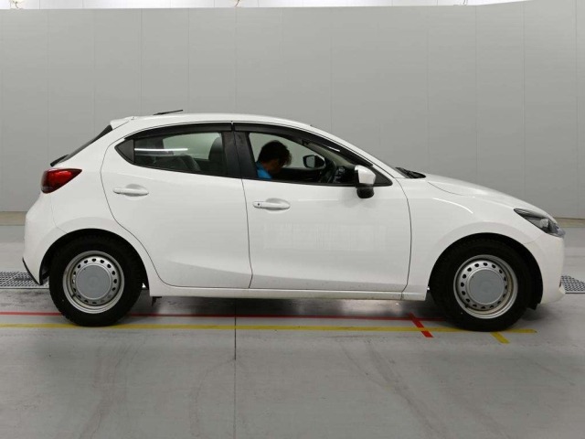 Mazda MAZDA2 2021 7561298-3
