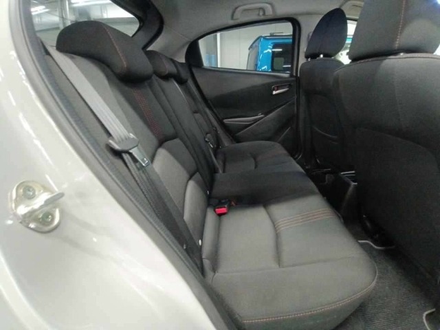 Mazda MAZDA2 2024 7561305-12