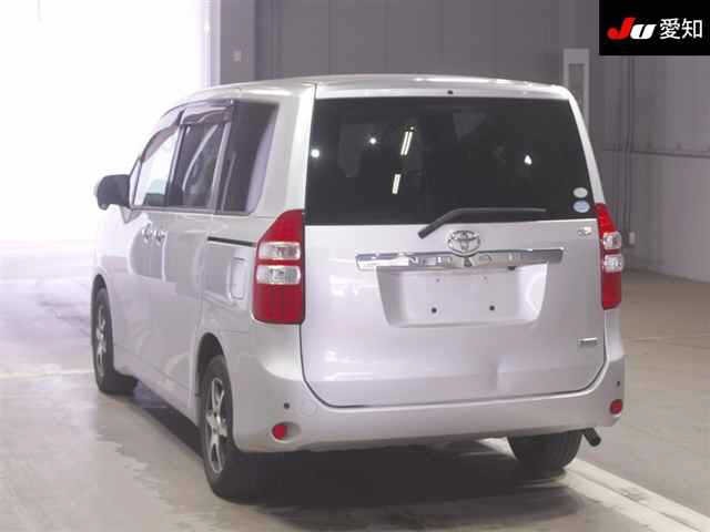 Toyota NOAH 2011 7554458-1