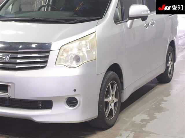 Toyota NOAH 2011 7554458-7