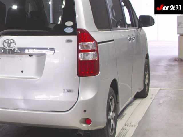 Toyota NOAH 2011 7554458-8