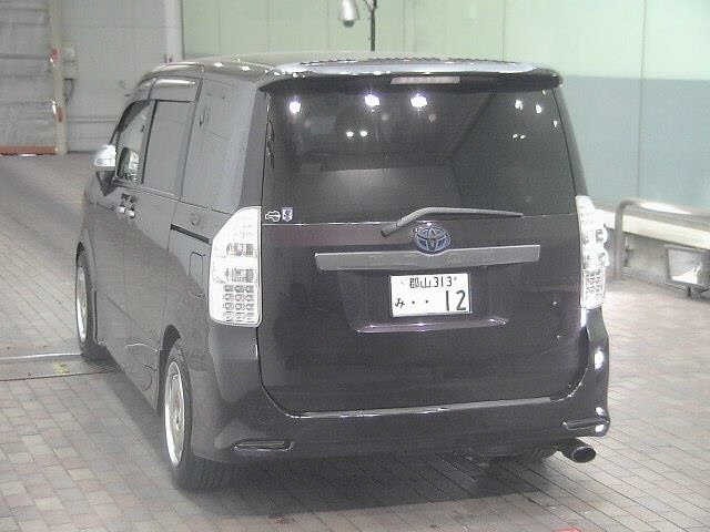 Toyota NOAH 2011 7554477-1