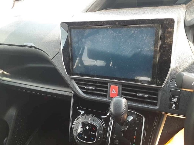 Toyota NOAH 2018 7554519-12