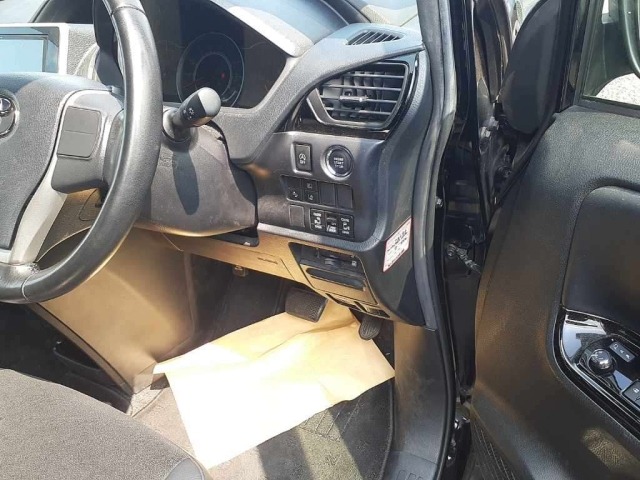 Toyota NOAH 2018 7554519-9