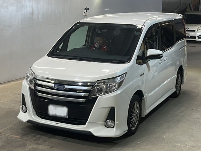 Toyota NOAH 2016 7554608-0