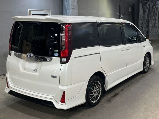 Toyota NOAH 2016 7554608-5