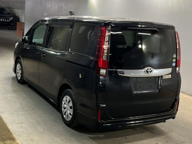 Toyota NOAH 2014 7554615-1