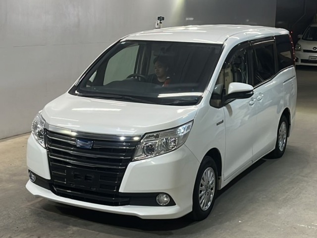 Toyota NOAH 2014 7554616-0