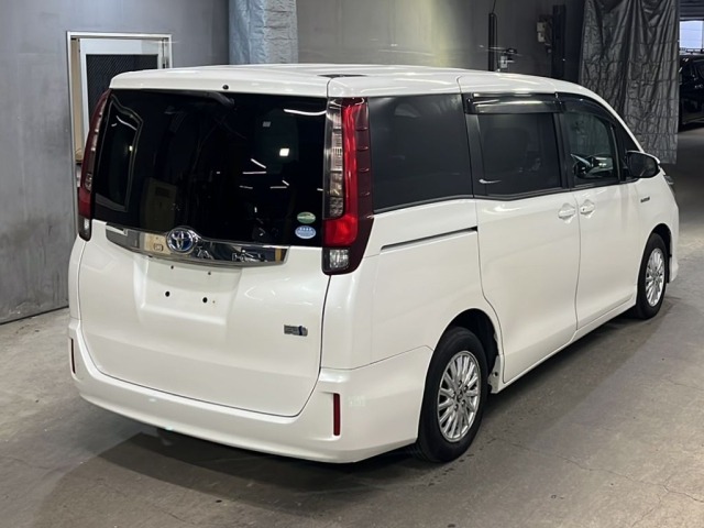 Toyota NOAH 2014 7554616-5
