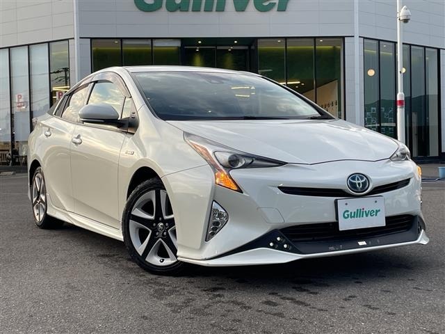 Toyota PRIUS 2018 7563598-0