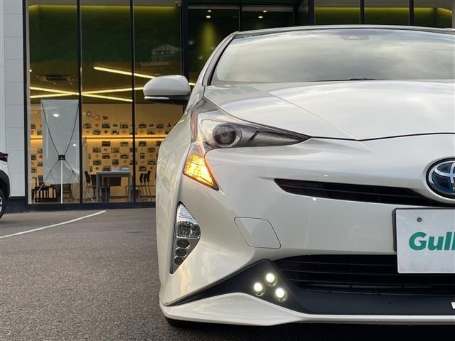 Toyota PRIUS 2018 7563598-13