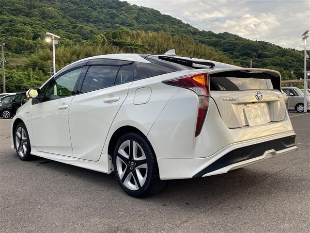 Toyota PRIUS 2018 7563598-14
