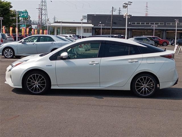 Toyota PRIUS 2017 7563624-16