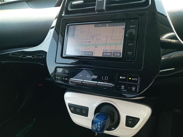 Toyota PRIUS 2017 7563624-2