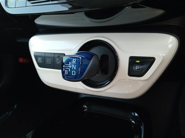 Toyota PRIUS 2017 7563624-3