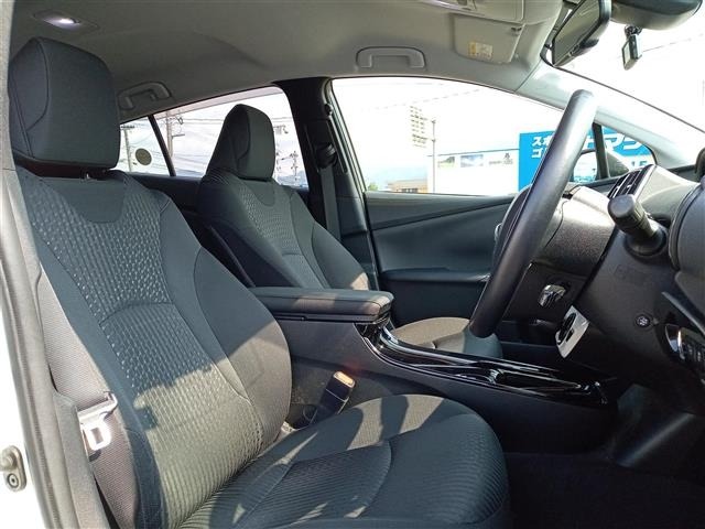 Toyota PRIUS 2017 7563624-7