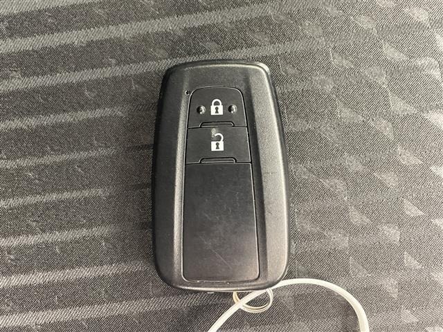 Toyota PRIUS 2017 7563674-10