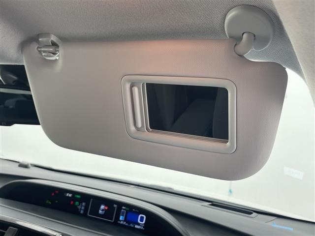 Toyota PRIUS 2017 7563674-2