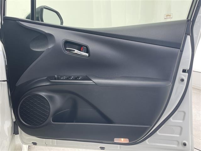 Toyota PRIUS 2017 7563674-6