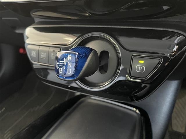 Toyota PRIUS 2019 7563688-11