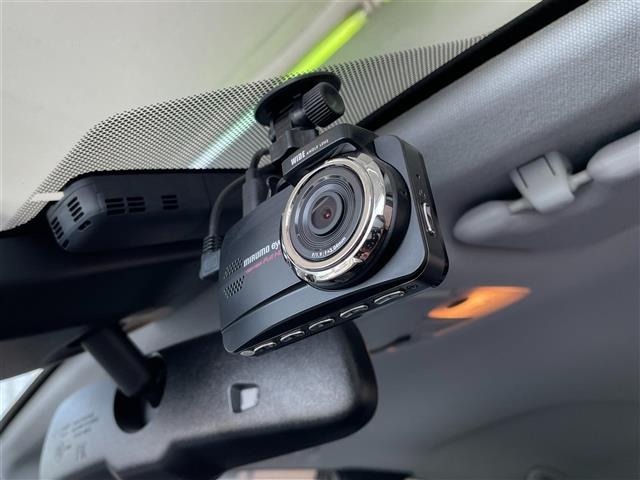 Toyota PRIUS 2019 7563688-12