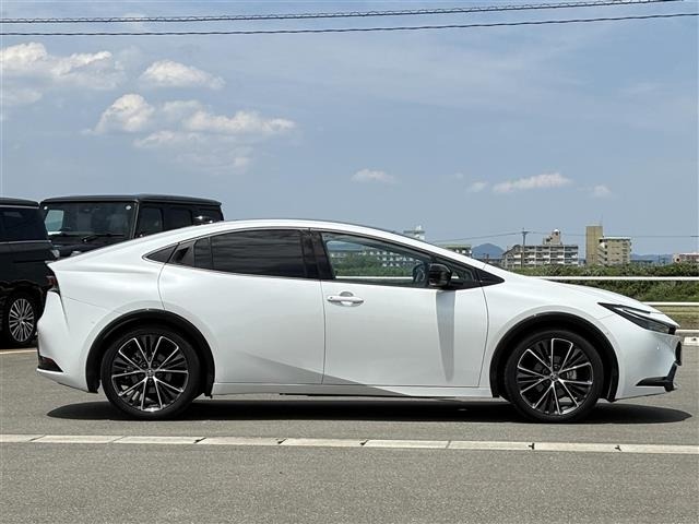 Toyota PRIUS 2024 7563751-2