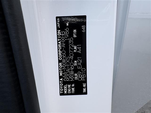 Toyota PRIUS 2024 7563751-8