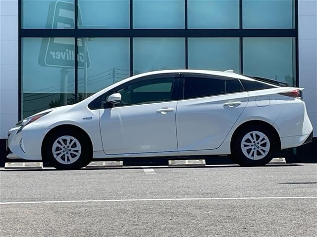 Toyota PRIUS 2018 7563771-11