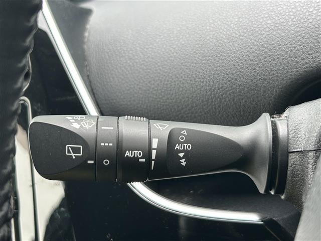 Toyota PRIUS 2018 7563771-5