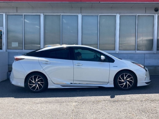 Toyota PRIUS 2017 7563799-3