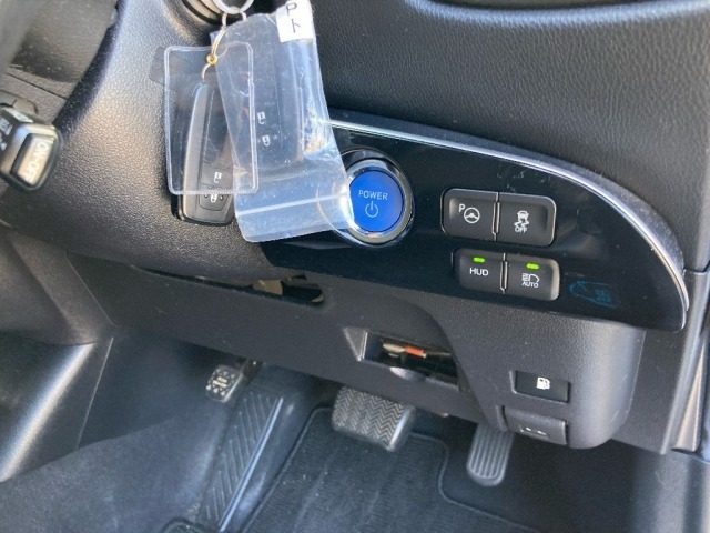 Toyota PRIUS 2017 7563799-5