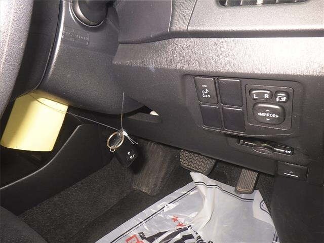 Toyota PRIUS 2012 7563944-8