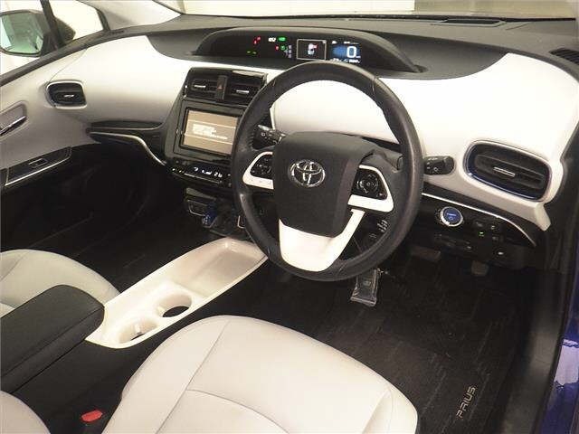 Toyota PRIUS 2017 7563946-3