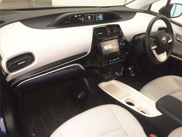 Toyota PRIUS 2017 7563946-4