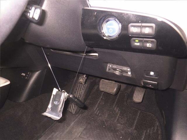 Toyota PRIUS 2017 7563946-8
