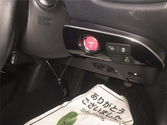 Toyota PRIUS 2018 7563948-8