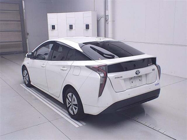 Toyota PRIUS 2018 7563949-1