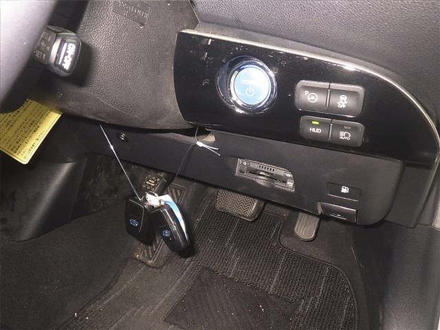 Toyota PRIUS 2018 7563949-8