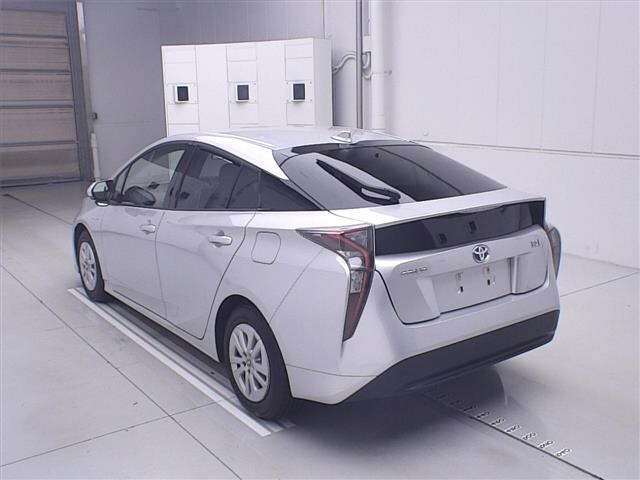 Toyota PRIUS 2018 7563952-1