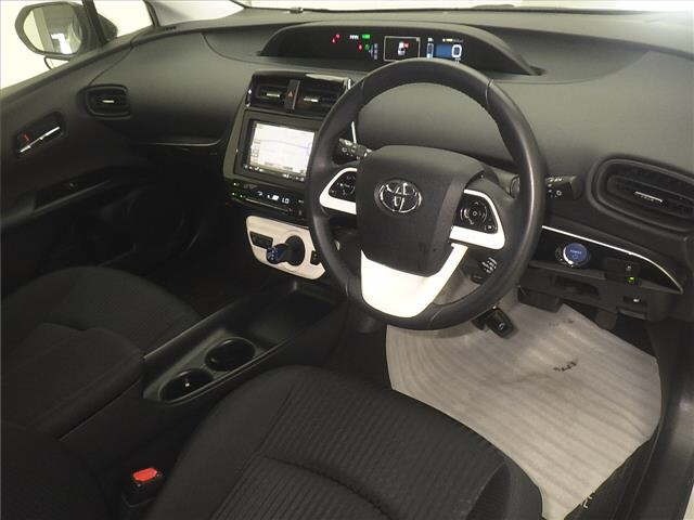 Toyota PRIUS 2018 7563952-3