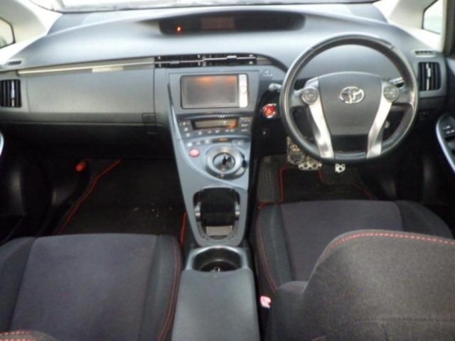 Toyota PRIUS 2012 7563962-3