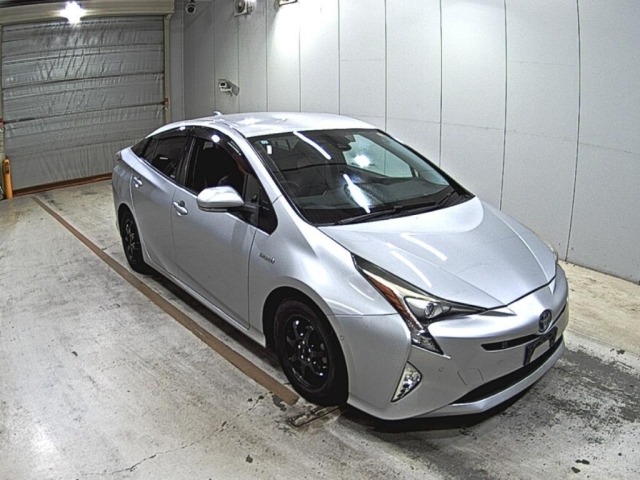 Toyota PRIUS 2015 7563979-0