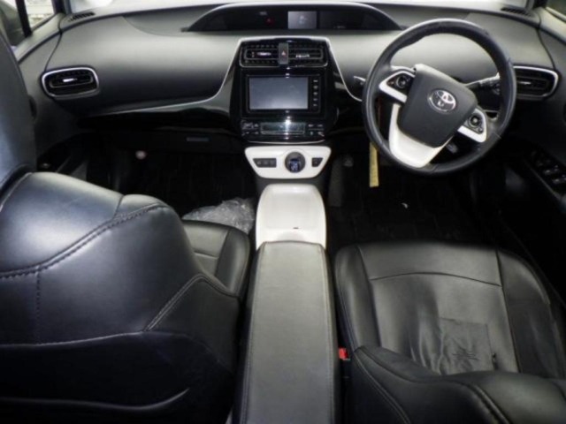 Toyota PRIUS 2015 7563979-3