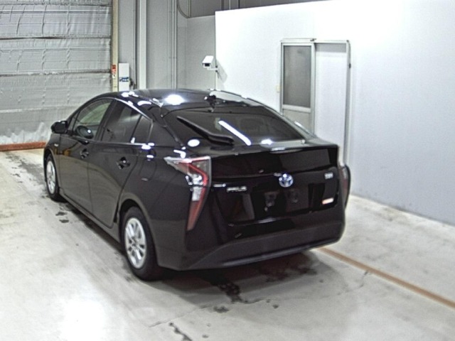 Toyota PRIUS 2017 7563987-1