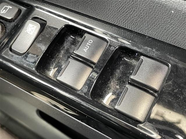 Nissan ROOX 2011 7560841-7