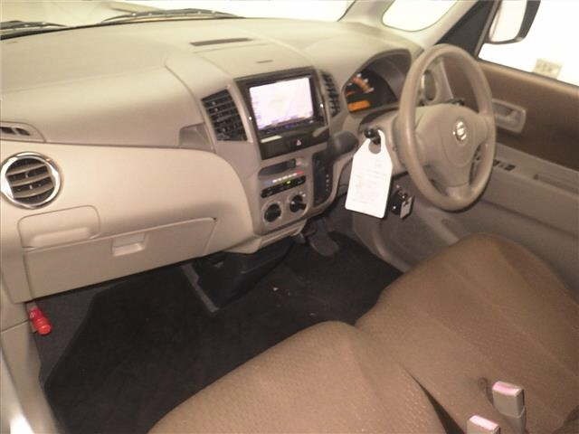 Nissan ROOX 2013 7560875-4
