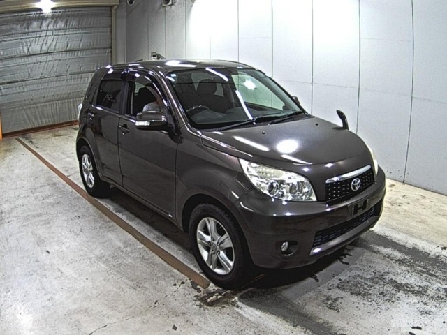 Toyota RUSH 2013 7564222-0