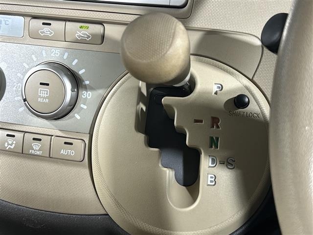 Toyota SIENTA 2004 7558798-12