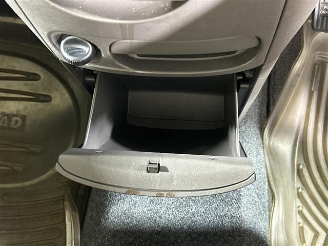 Toyota SIENTA 2004 7558798-2