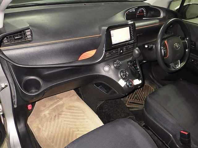 Toyota SIENTA 2017 7558836-5